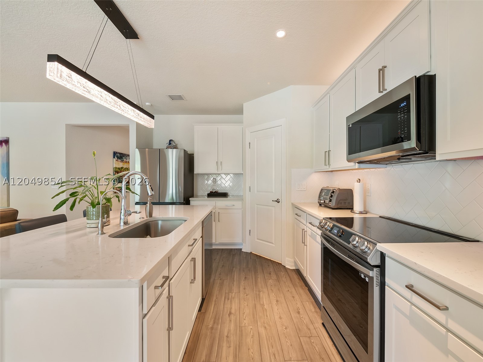 2950 Shortleaf Ave, Lauderdale Lakes FL 33311
