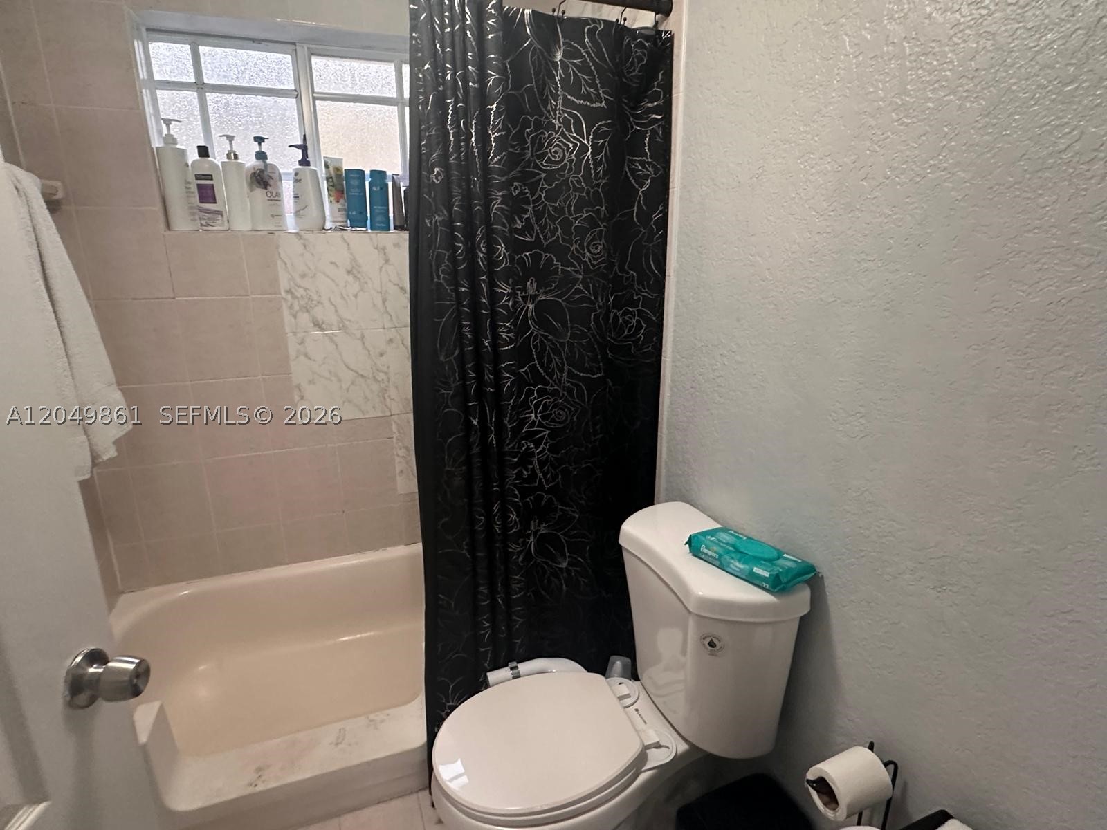 11053 W Okeechobee Rd #102, Hialeah Gardens FL 33018
