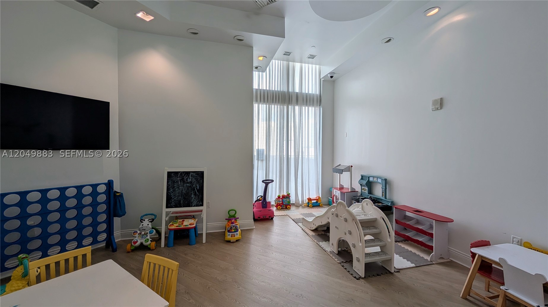 350 S Miami Ave #704, Miami FL 33130