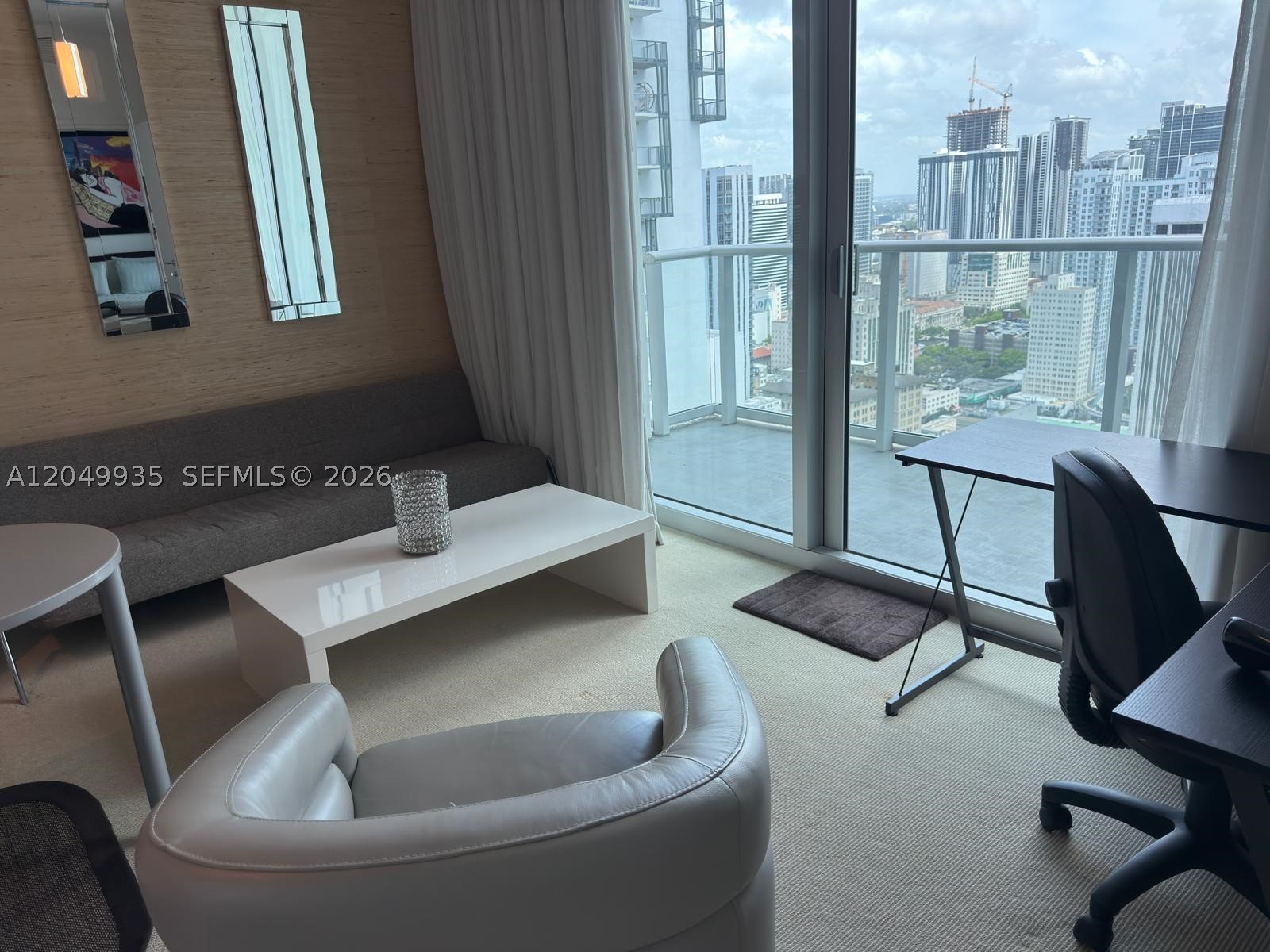 300 S Biscayne Blvd #T-3703, Miami FL 33131
