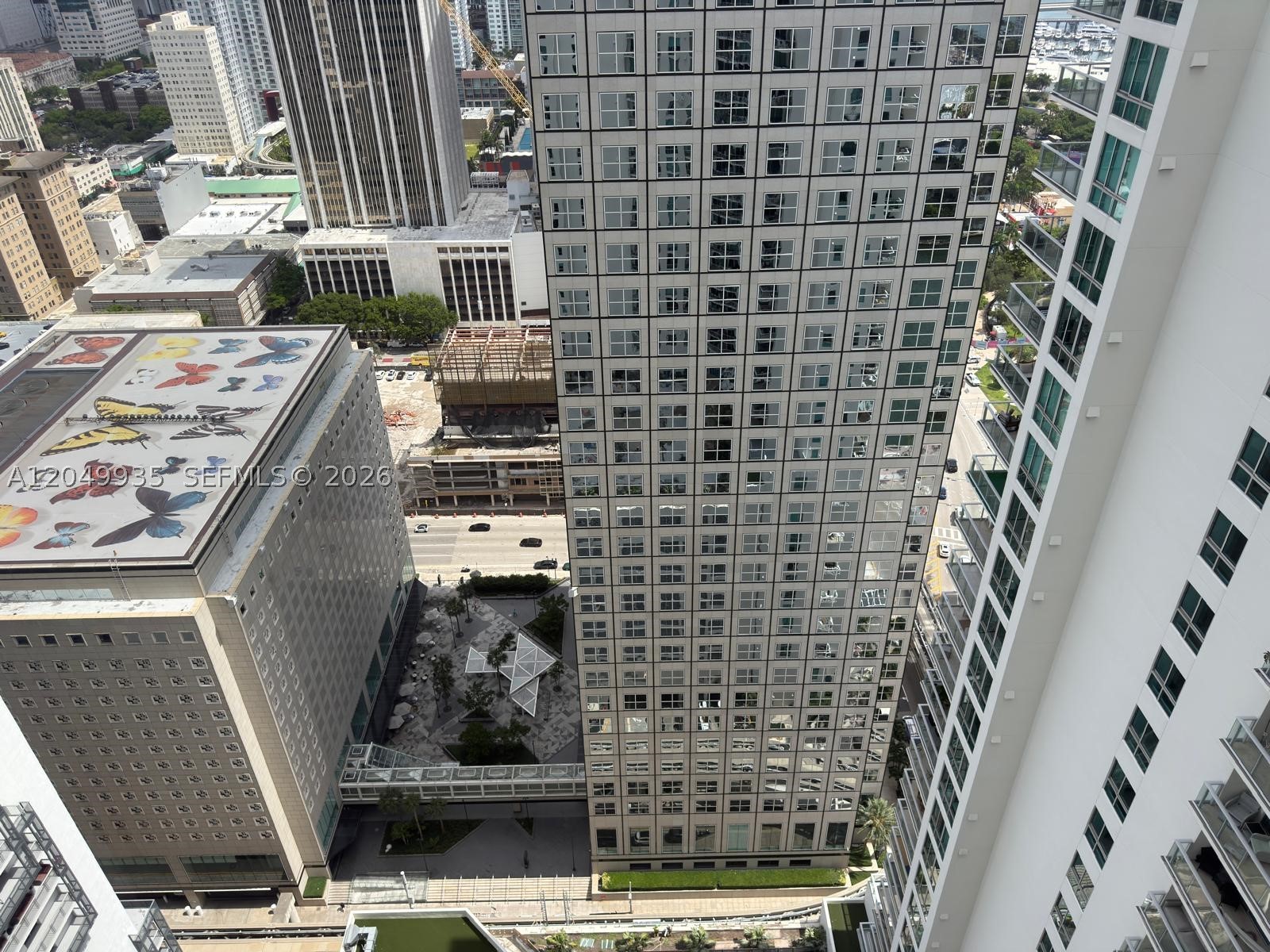 300 S Biscayne Blvd #T-3703, Miami FL 33131