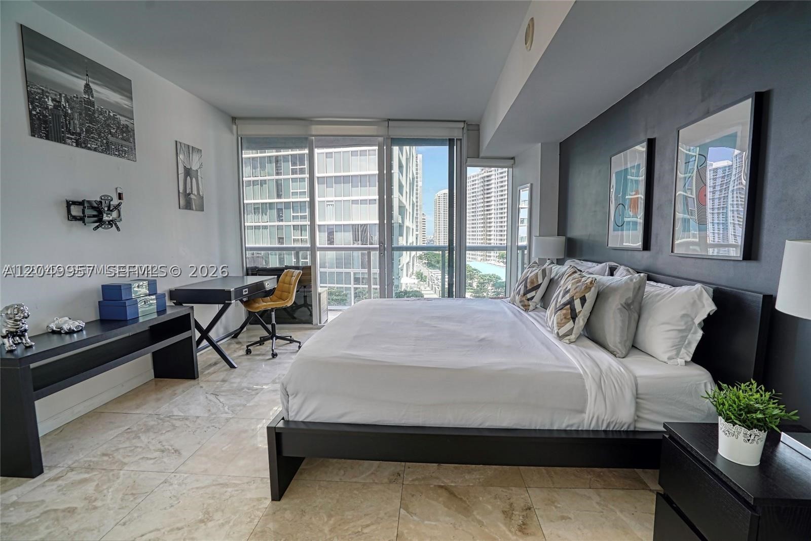 485 Brickell Ave #1701, Miami FL 33131