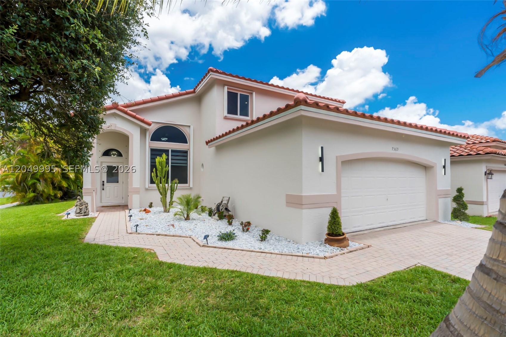 7569 Parkside Ln, Margate FL 33063