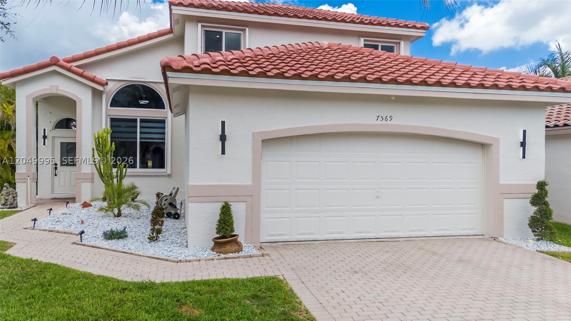 7569 Parkside Ln, Margate FL 33063