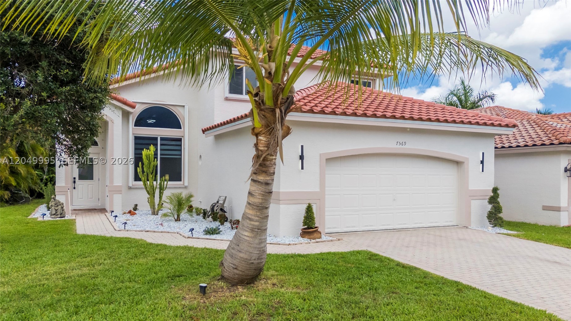 7569 Parkside Ln, Margate FL 33063