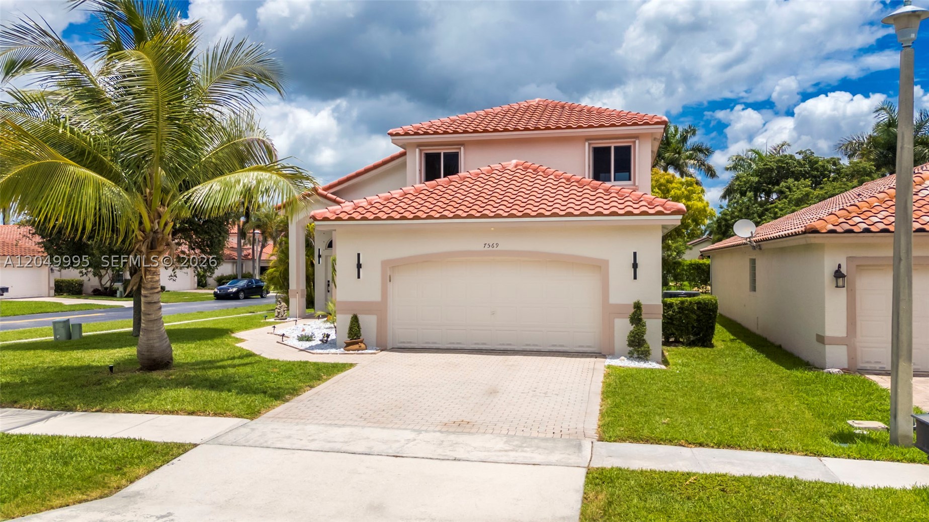 7569 Parkside Ln, Margate FL 33063