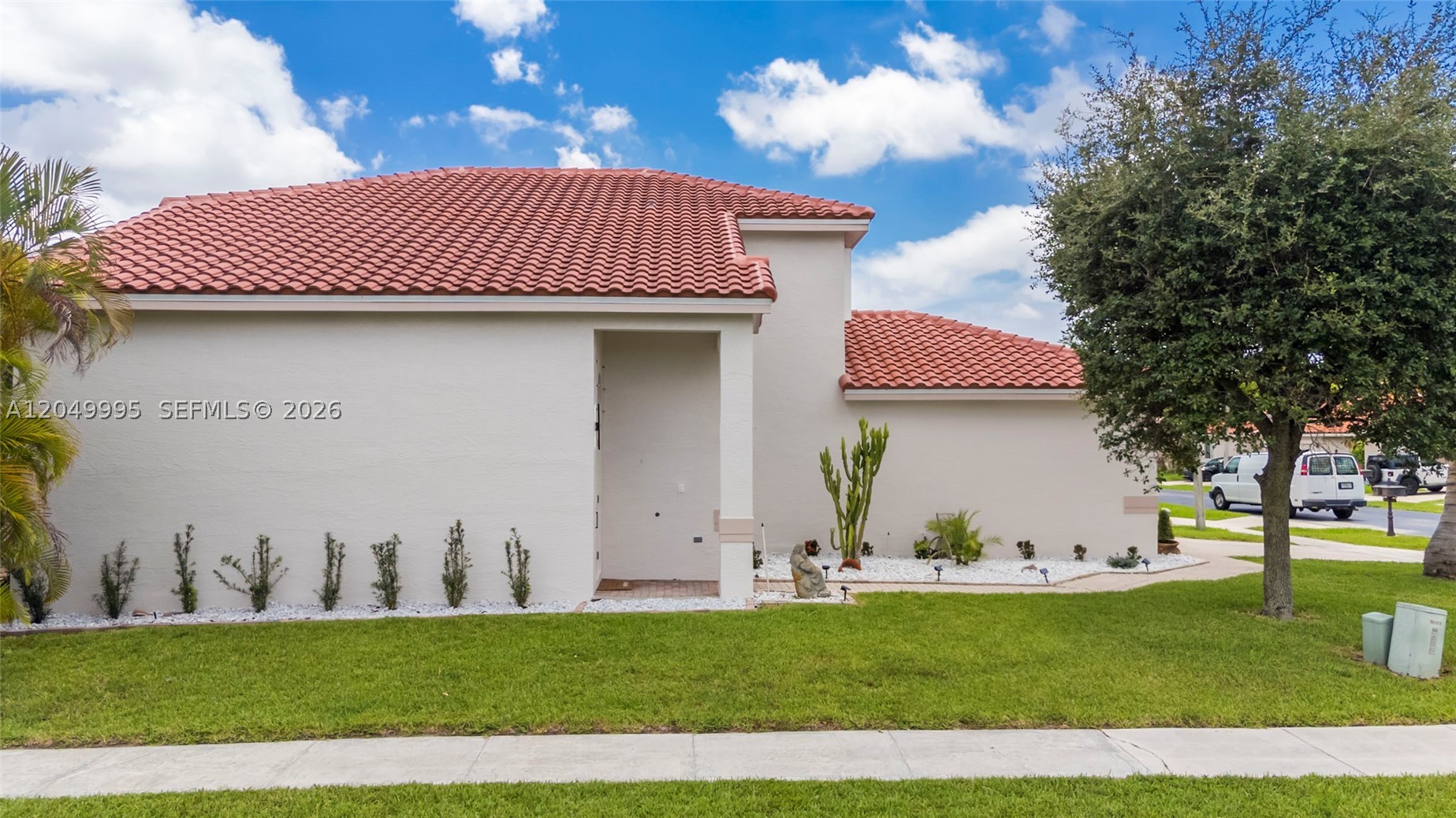 7569 Parkside Ln, Margate FL 33063