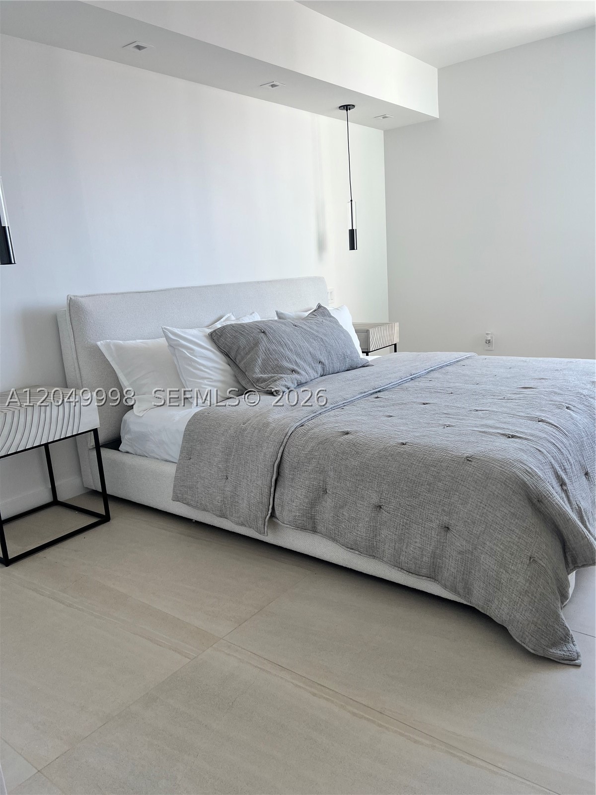 335 S Biscayne Blvd #4207, Miami FL 33131