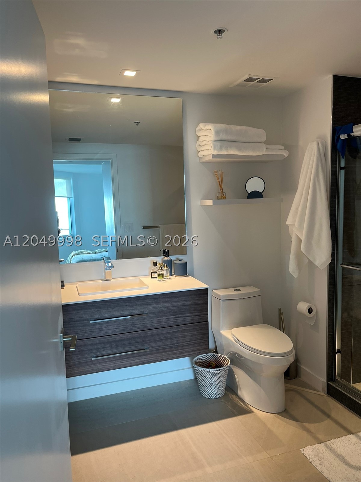 335 S Biscayne Blvd #4207, Miami FL 33131
