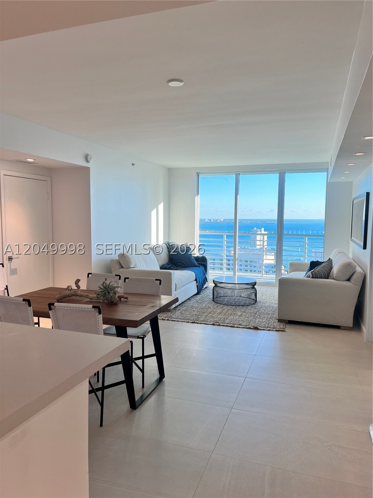 335 S Biscayne Blvd #4207, Miami FL 33131