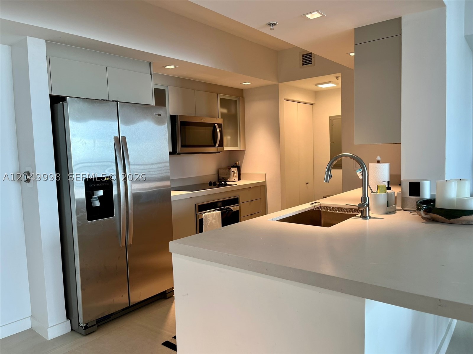335 S Biscayne Blvd #4207, Miami FL 33131
