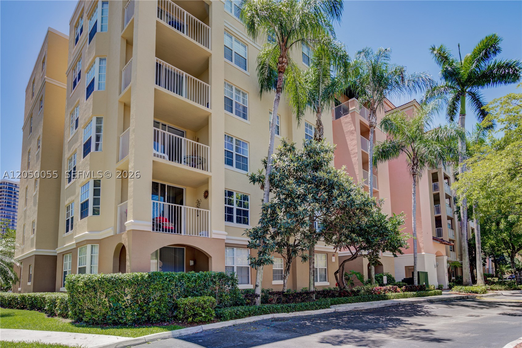 19555 E Country Club Dr #8405, Aventura FL 33180