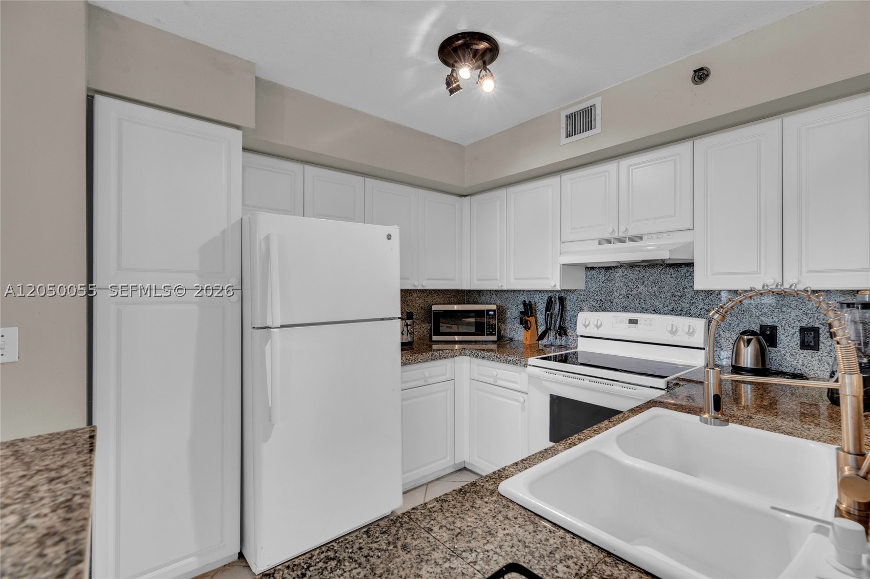 19555 E Country Club Dr #8405, Aventura FL 33180
