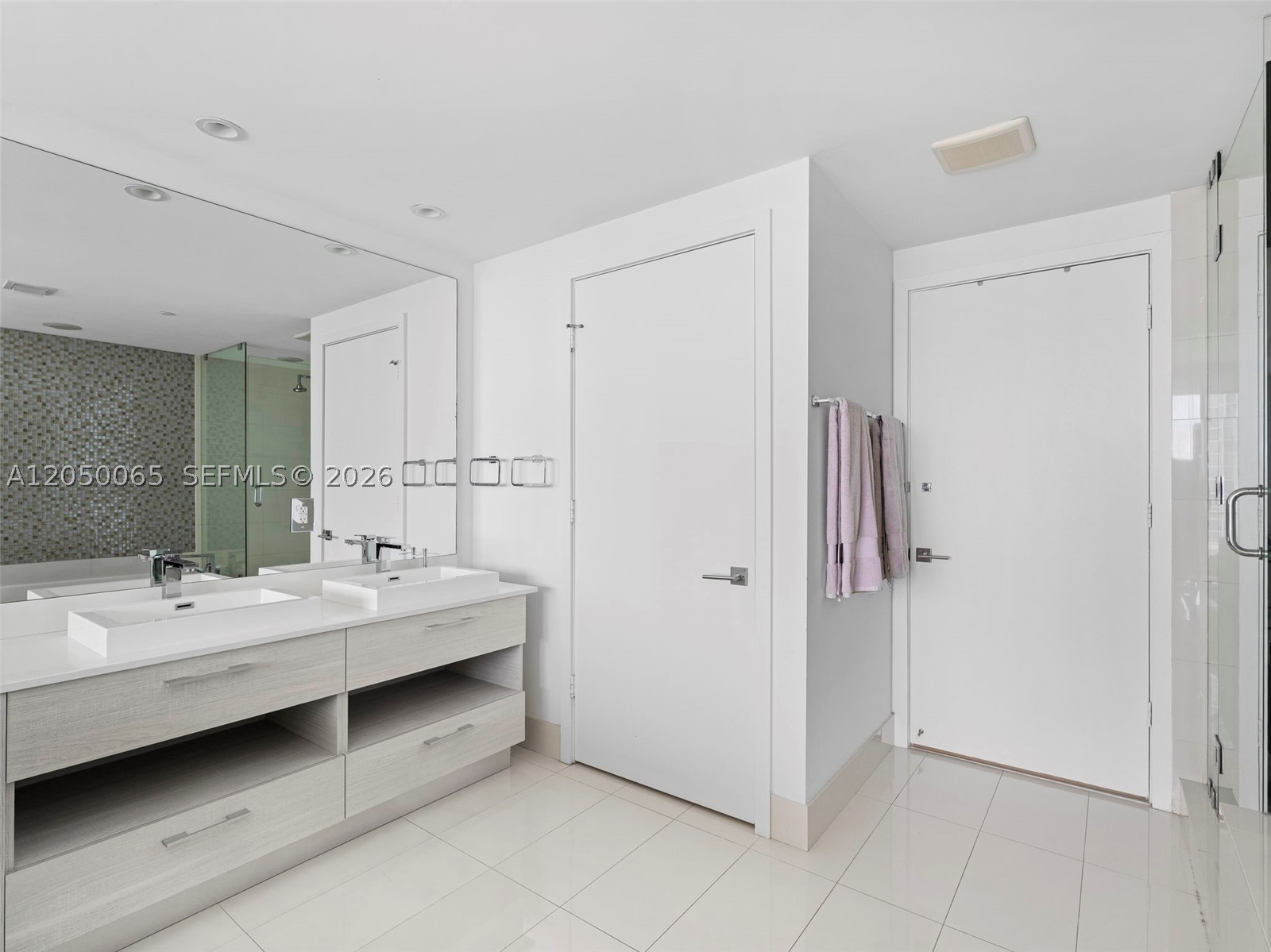 650 NE 32nd St #1201, Miami FL 33137