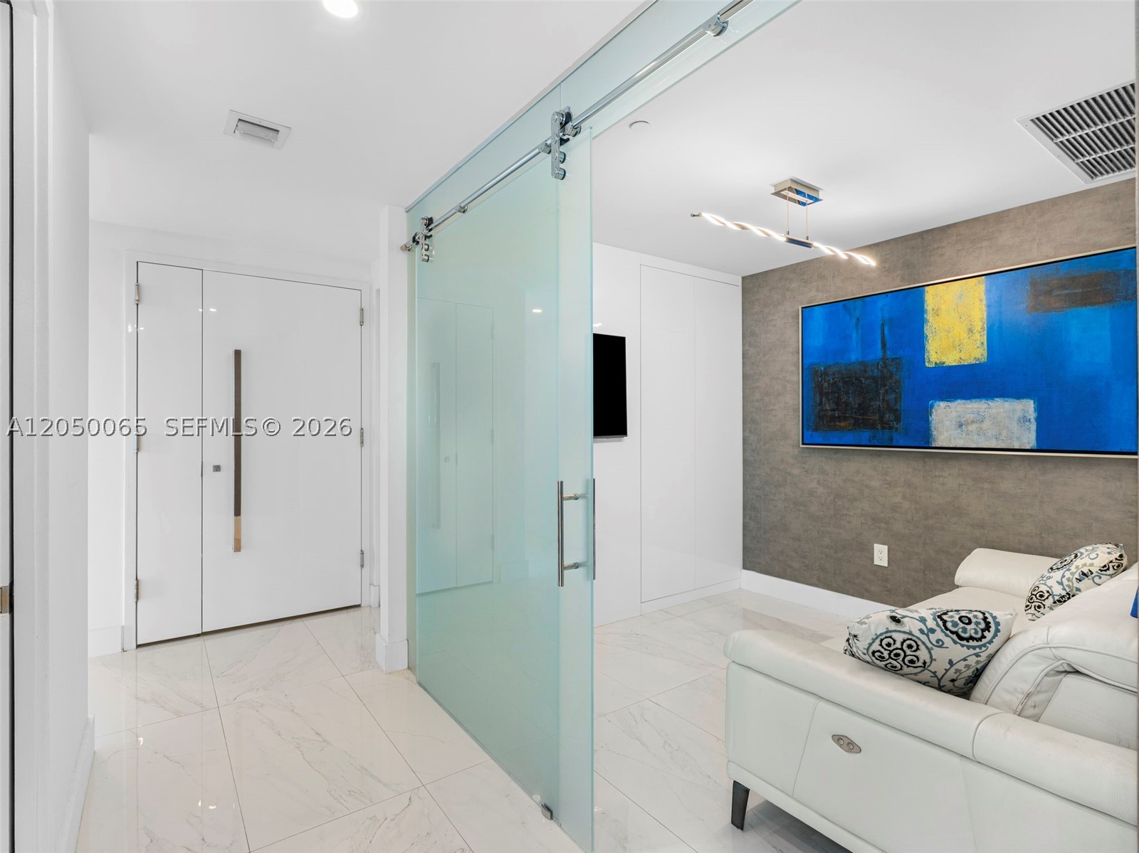 650 NE 32nd St #1201, Miami FL 33137