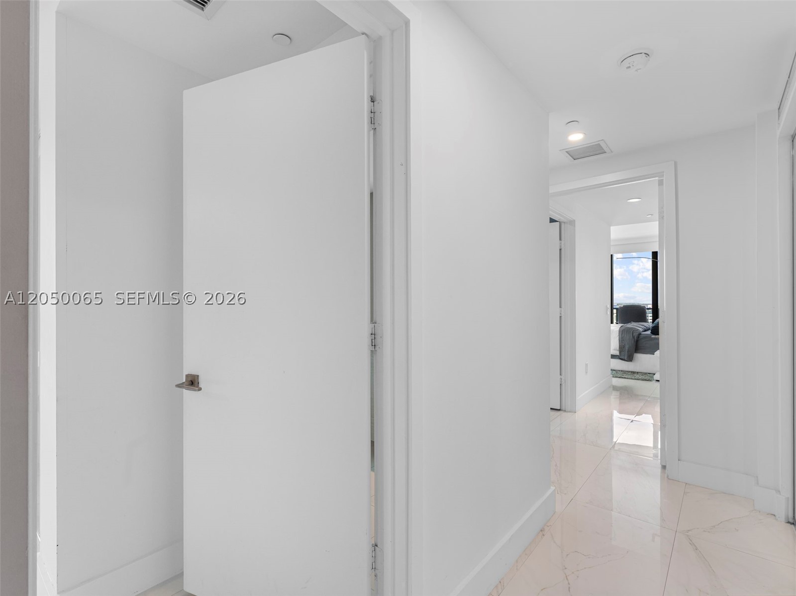 650 NE 32nd St #1201, Miami FL 33137