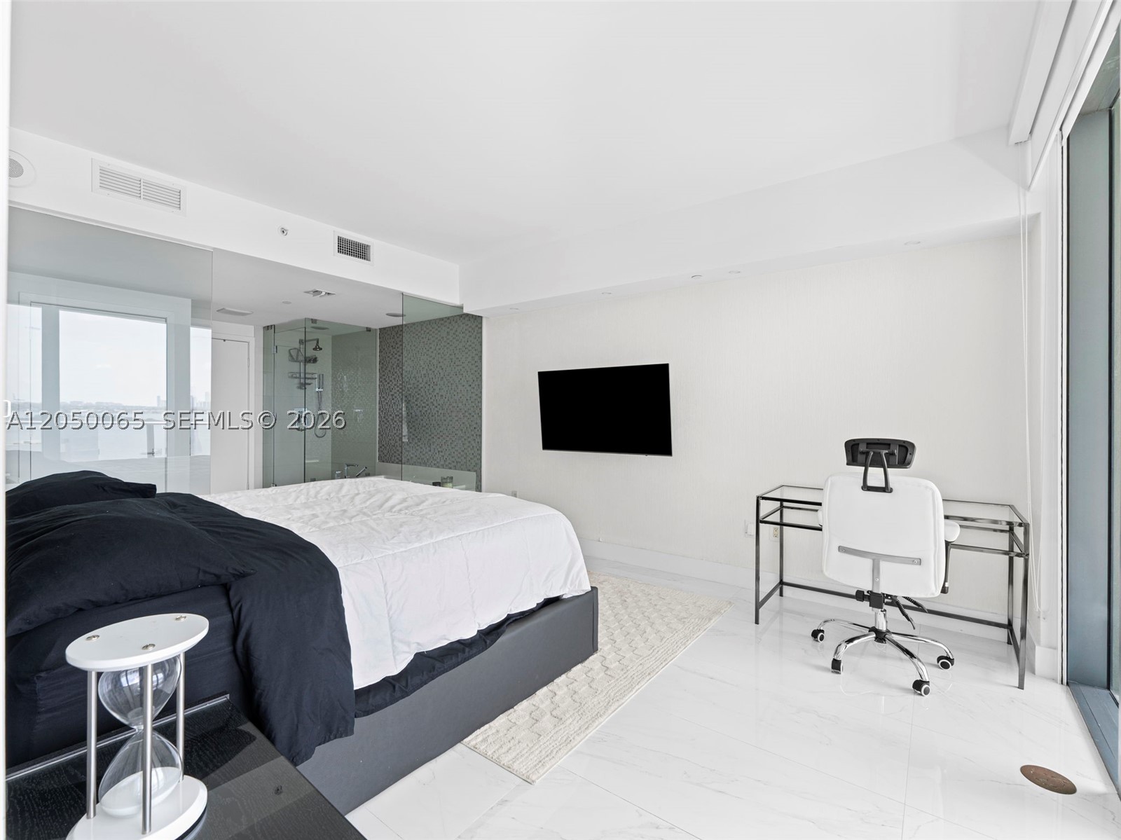 650 NE 32nd St #1201, Miami FL 33137