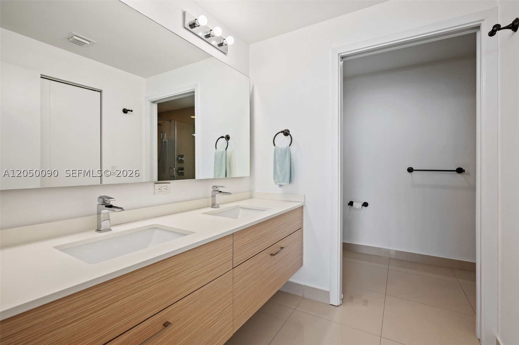 600 NE 27th St #1402, Miami FL 33137