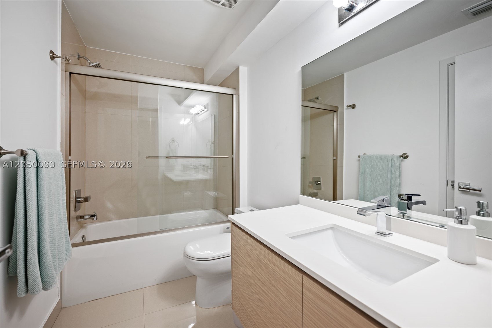 600 NE 27th St #1402, Miami FL 33137