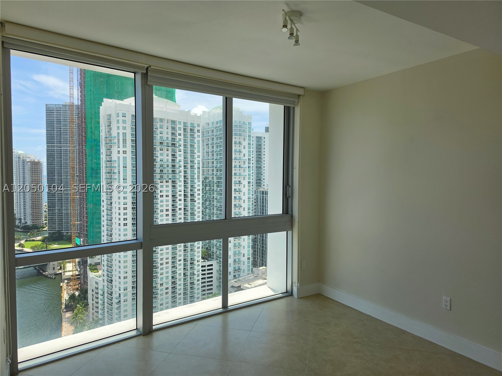 350 S Miami Ave #3201, Miami FL 33130