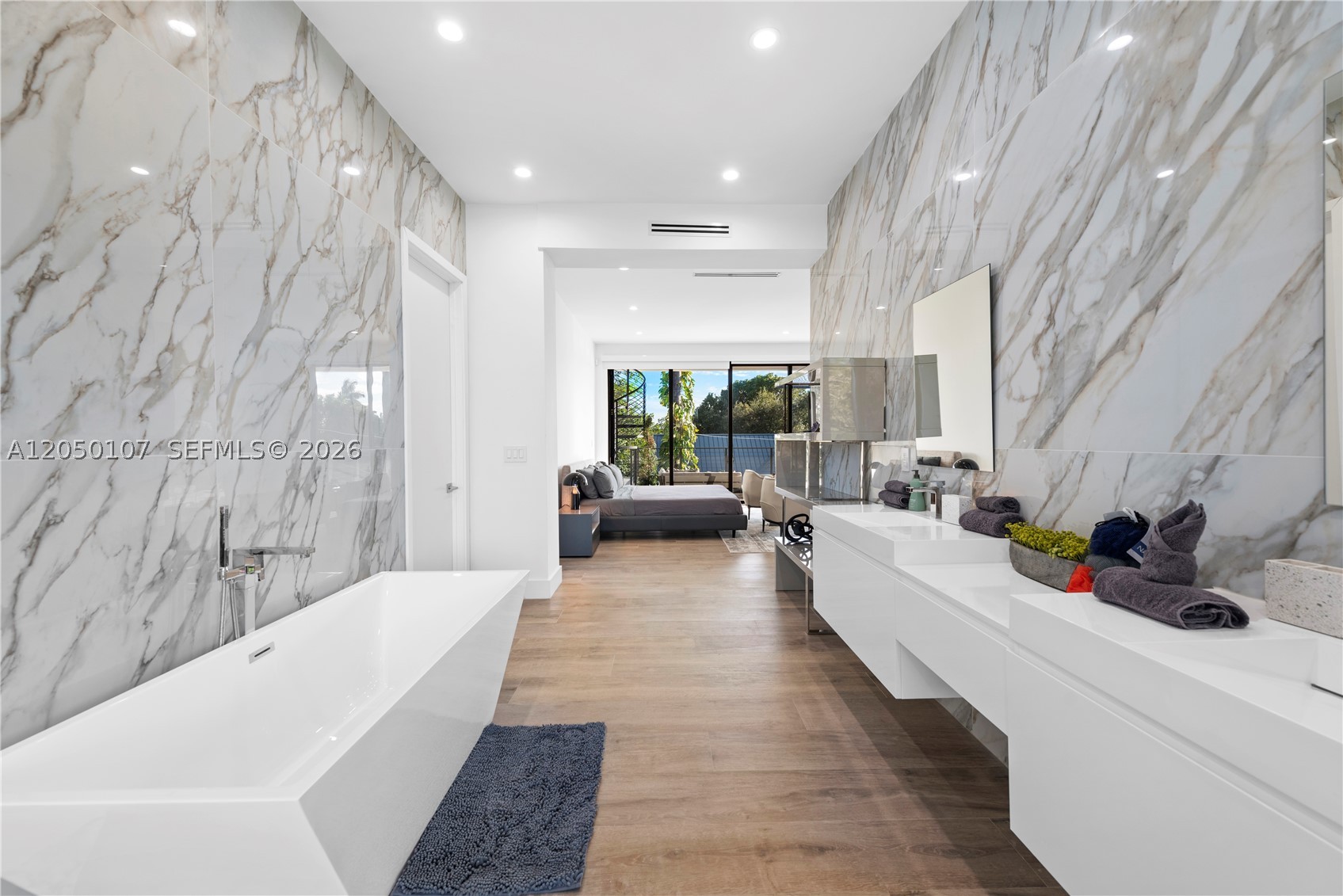 1276 NE 93rd St, Miami Shores FL 33138