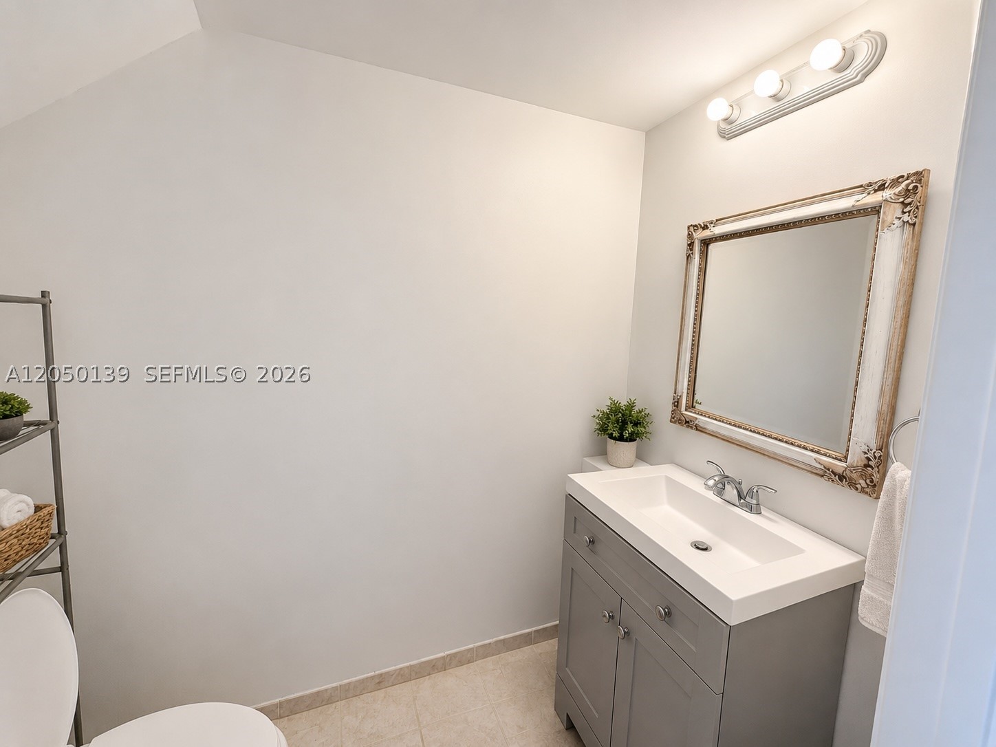 60 SW 13th St #2613, Miami FL 33130
