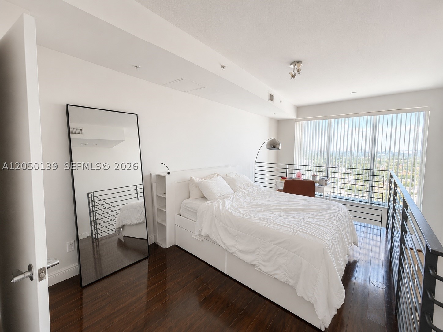 60 SW 13th St #2613, Miami FL 33130