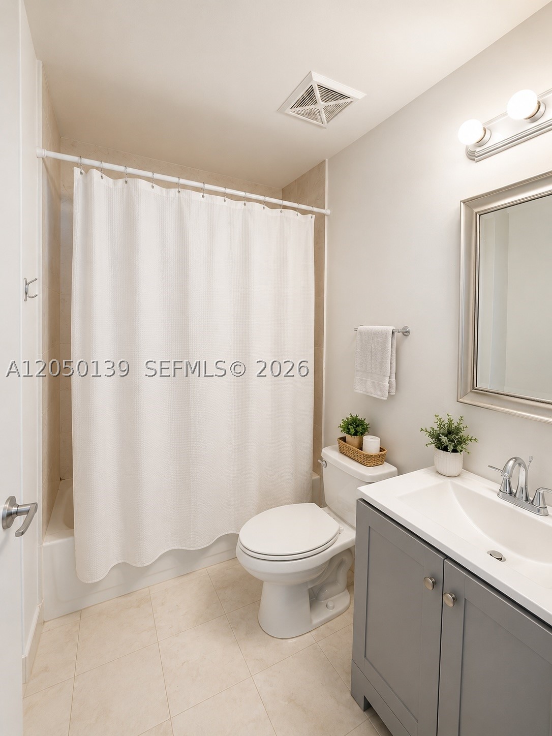 60 SW 13th St #2613, Miami FL 33130