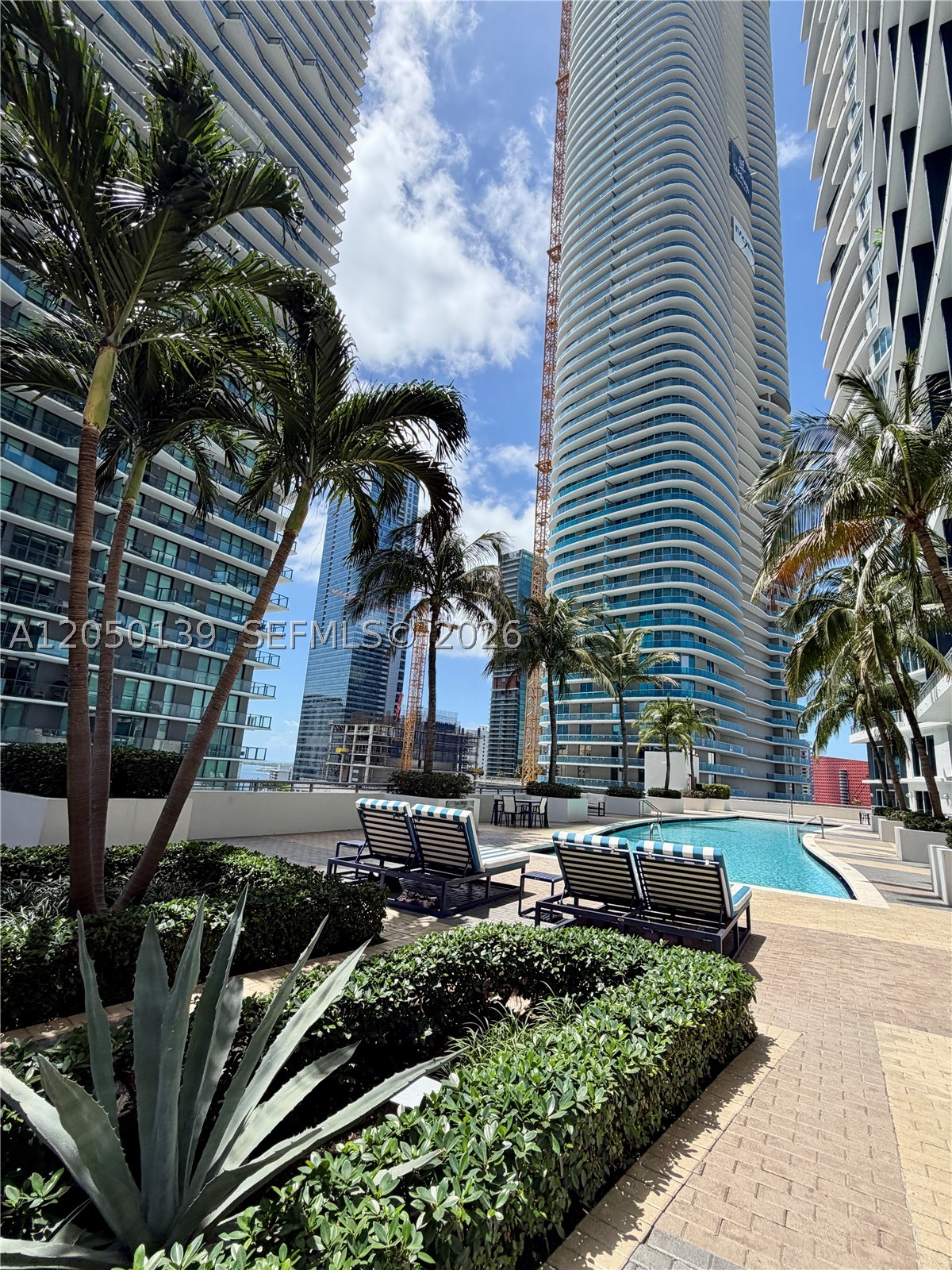 60 SW 13th St #2613, Miami FL 33130