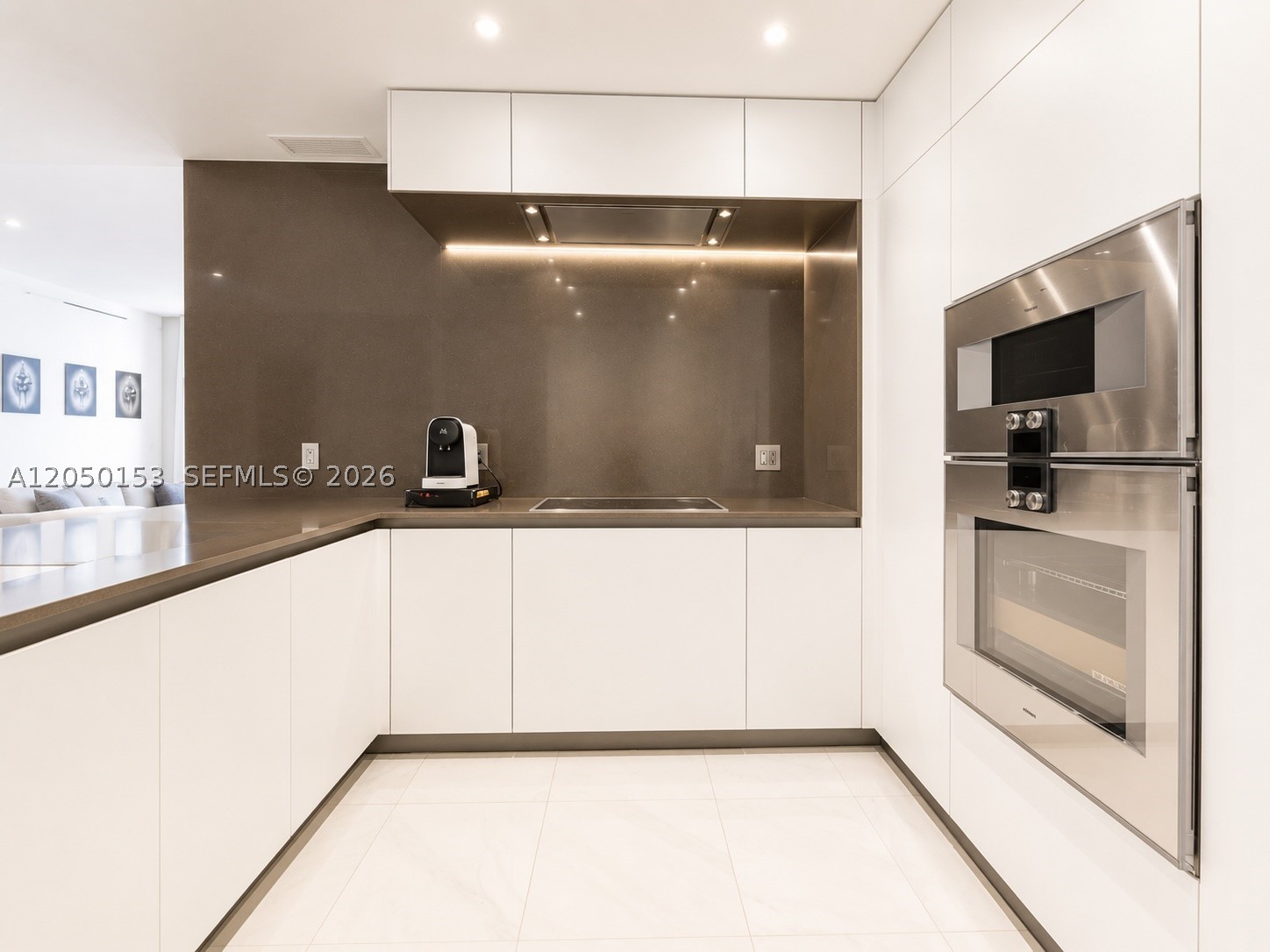300 Biscayne Boulevard Way #2609W, Miami FL 33131