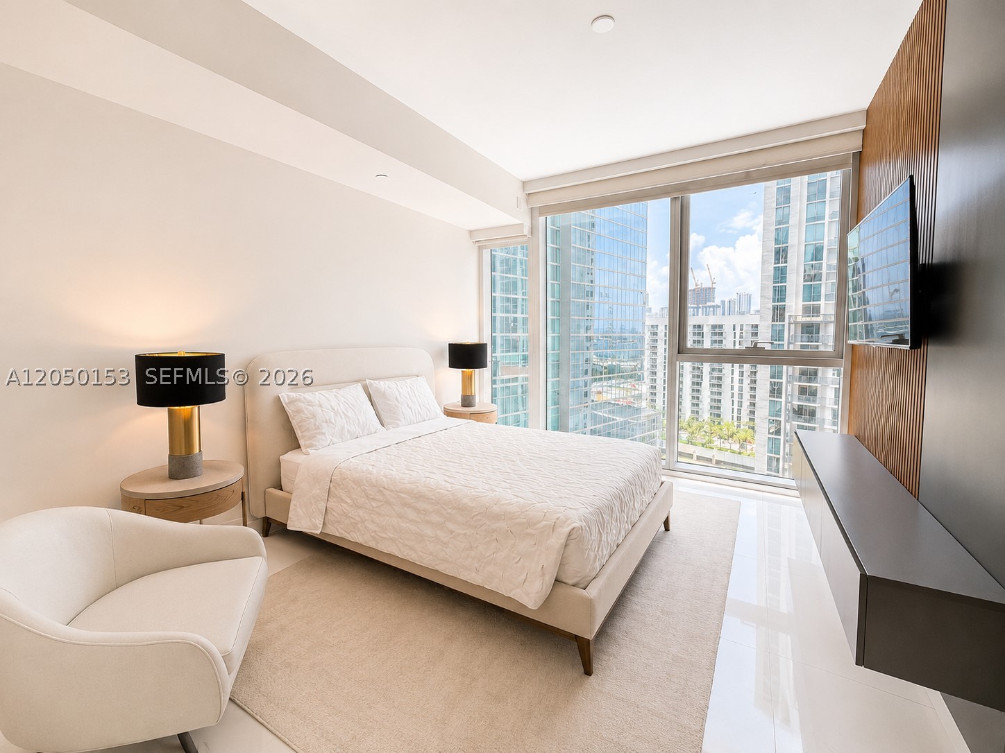 300 Biscayne Boulevard Way #2609W, Miami FL 33131