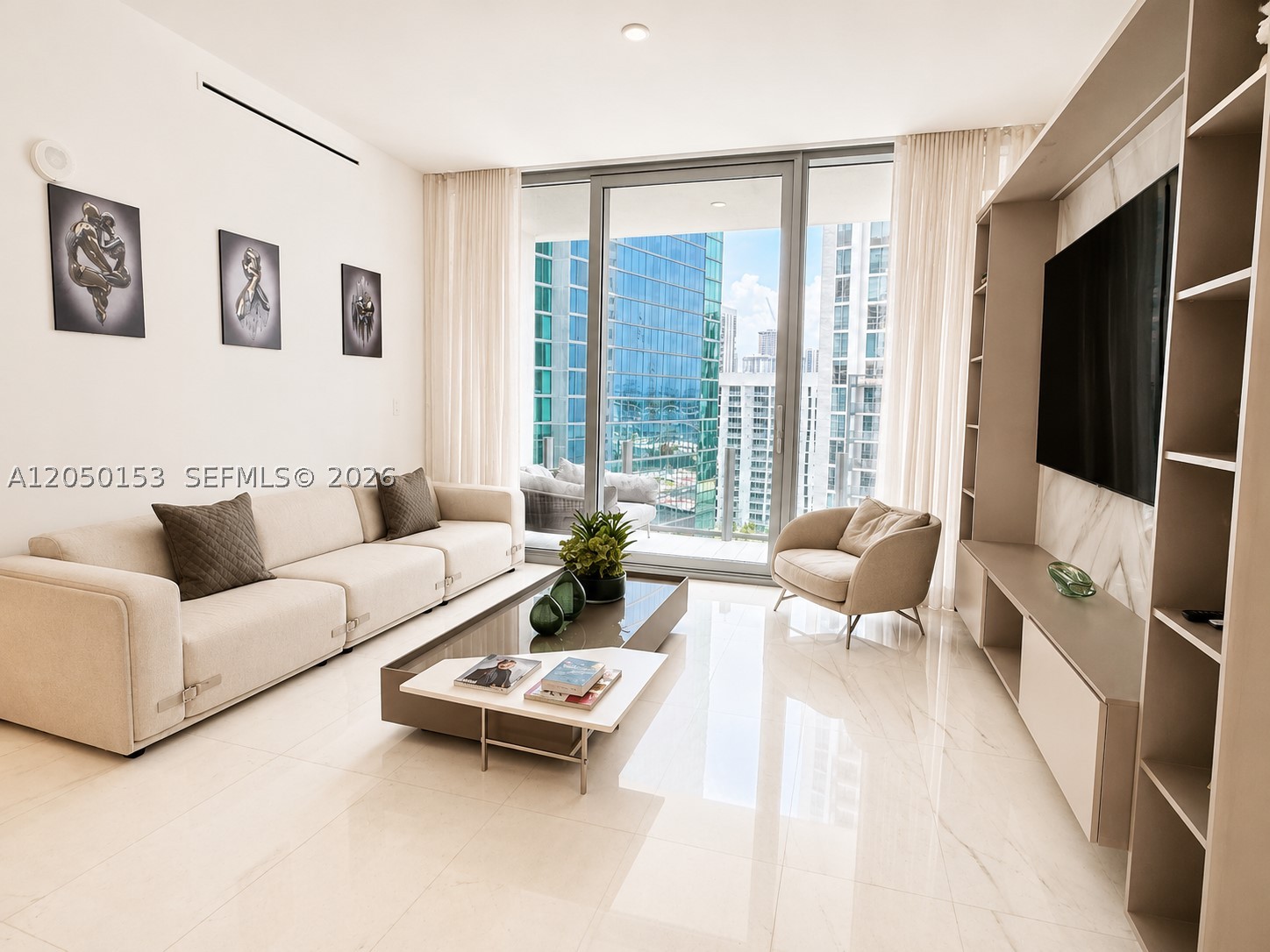 300 Biscayne Boulevard Way #2609W, Miami FL 33131