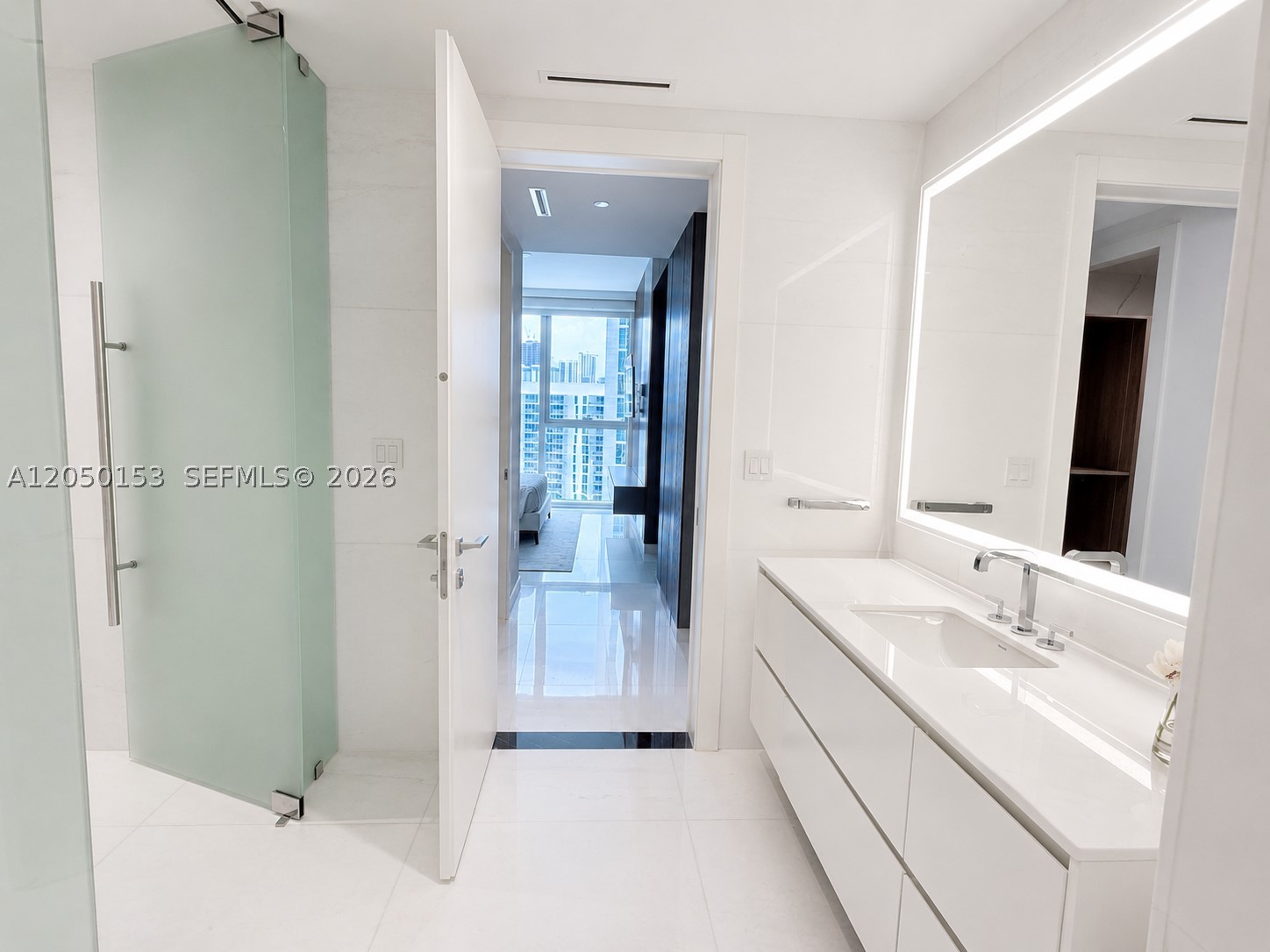 300 Biscayne Boulevard Way #2609W, Miami FL 33131
