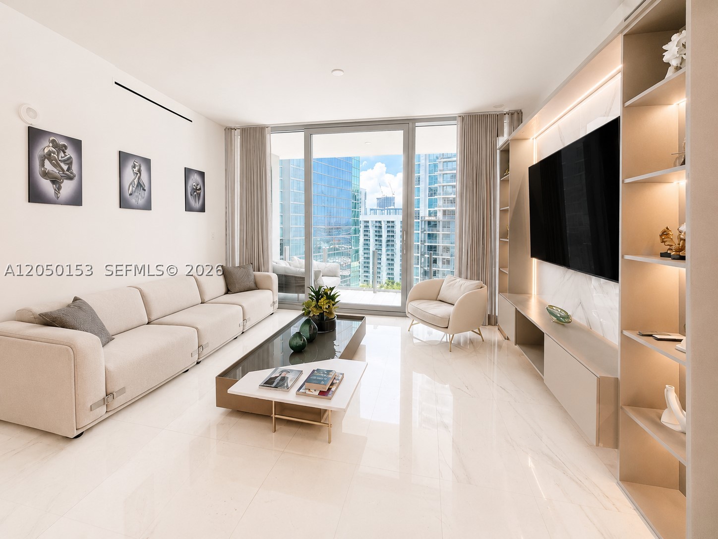 300 Biscayne Boulevard Way #2609W, Miami FL 33131
