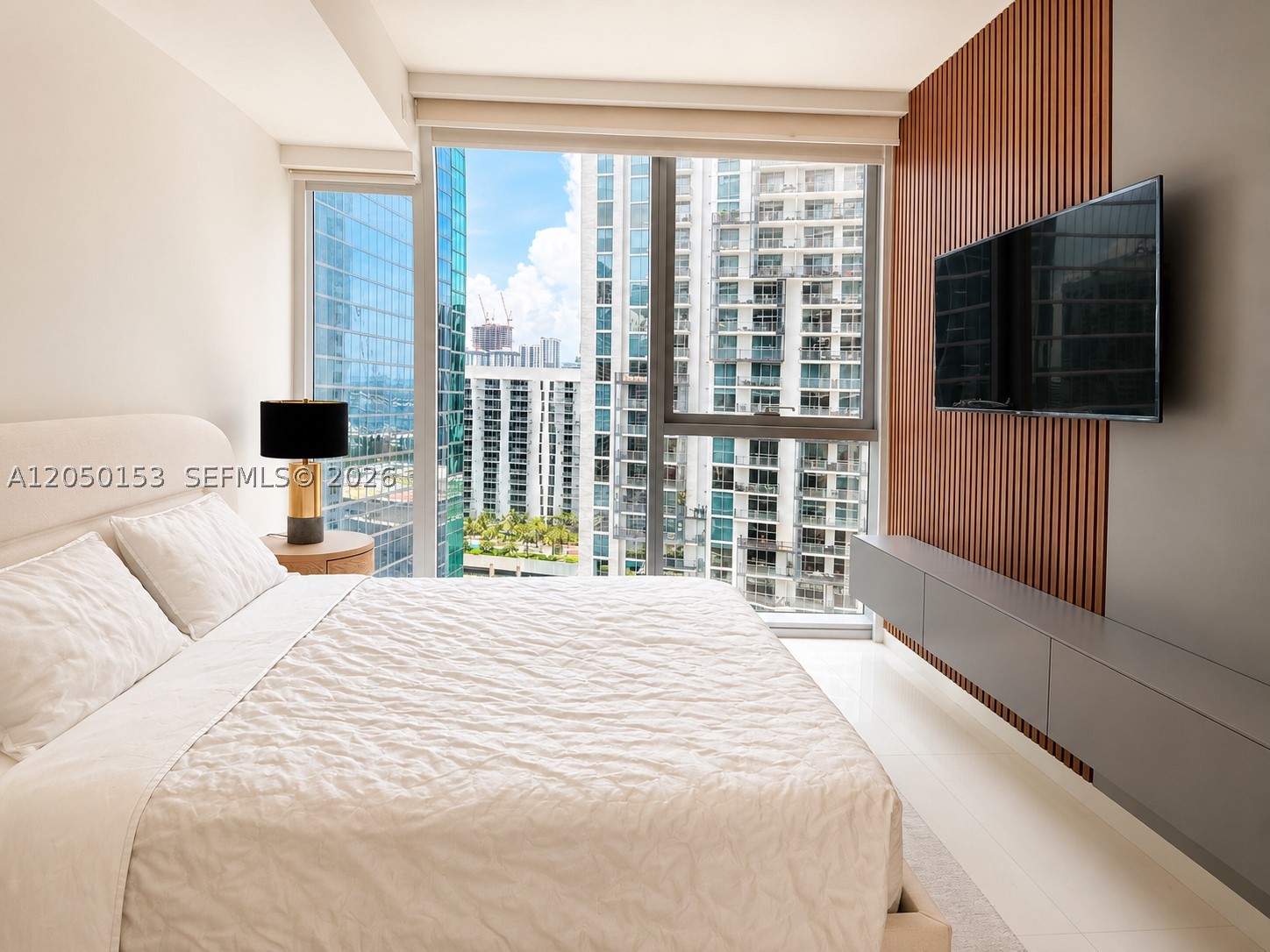 300 Biscayne Boulevard Way #2609W, Miami FL 33131