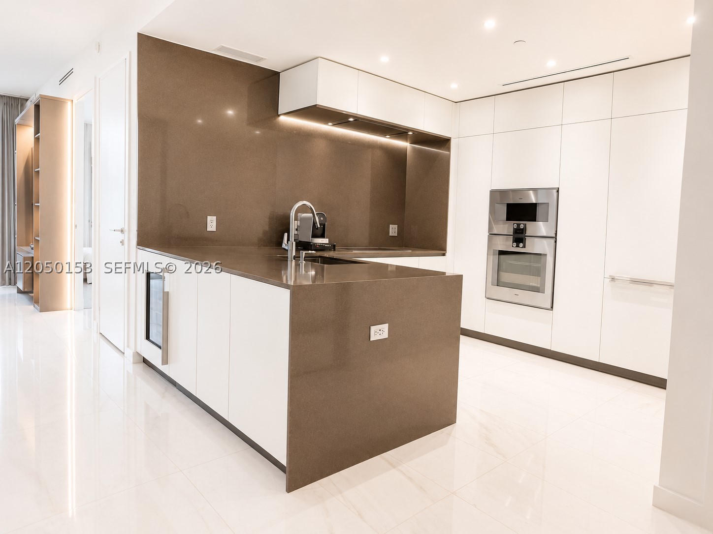 300 Biscayne Boulevard Way #2609W, Miami FL 33131