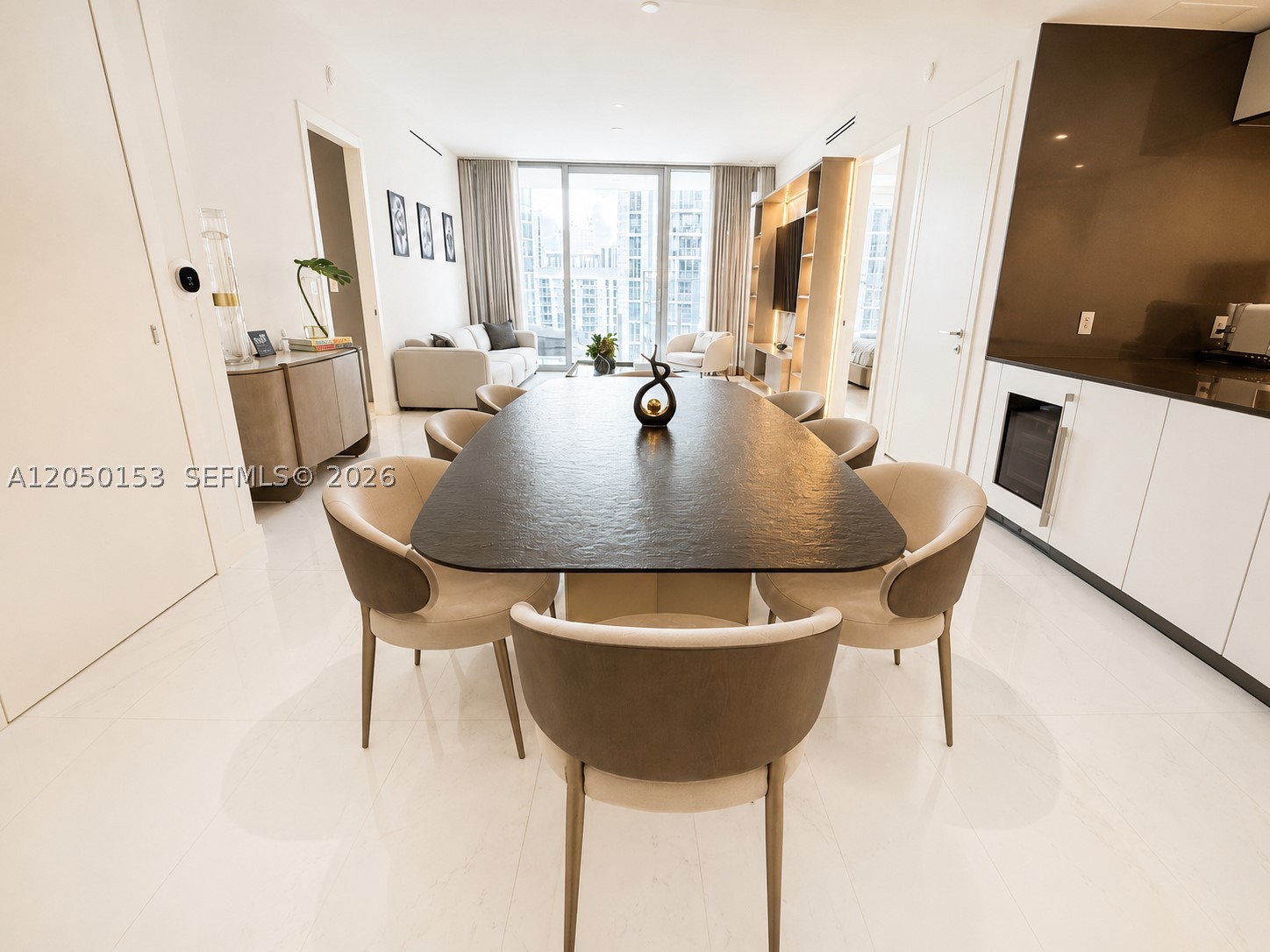 300 Biscayne Boulevard Way #2609W, Miami FL 33131
