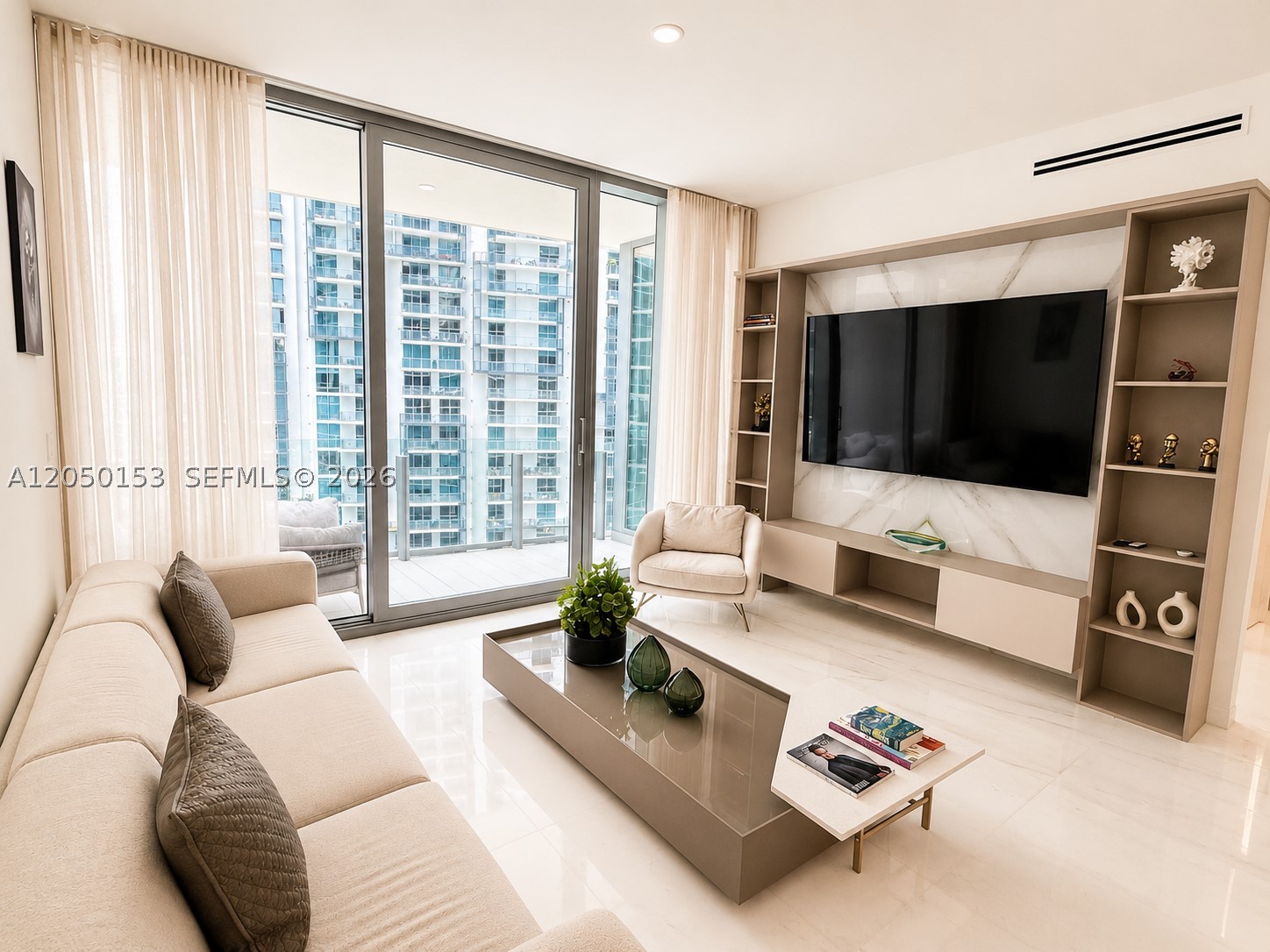300 Biscayne Boulevard Way #2609W, Miami FL 33131
