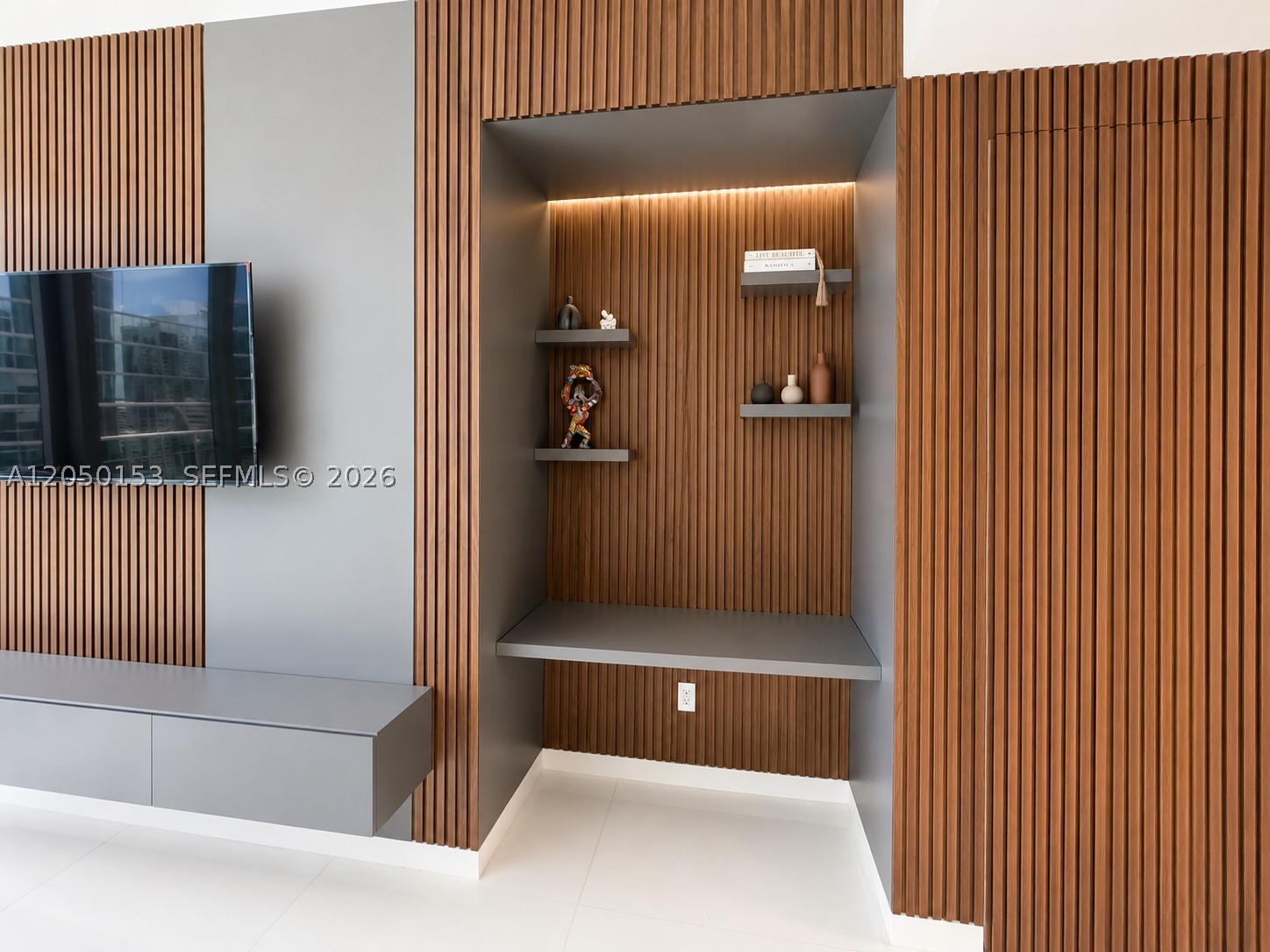 300 Biscayne Boulevard Way #2609W, Miami FL 33131