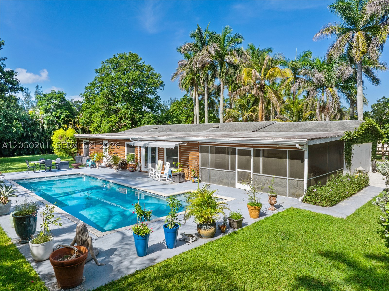 1068 D Rd, Loxahatchee FL 33470