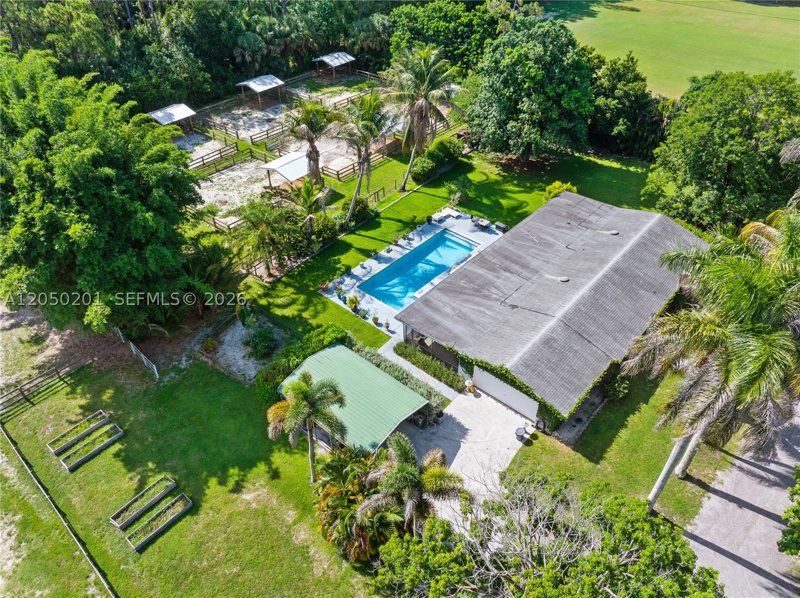 1068 D Rd, Loxahatchee FL 33470