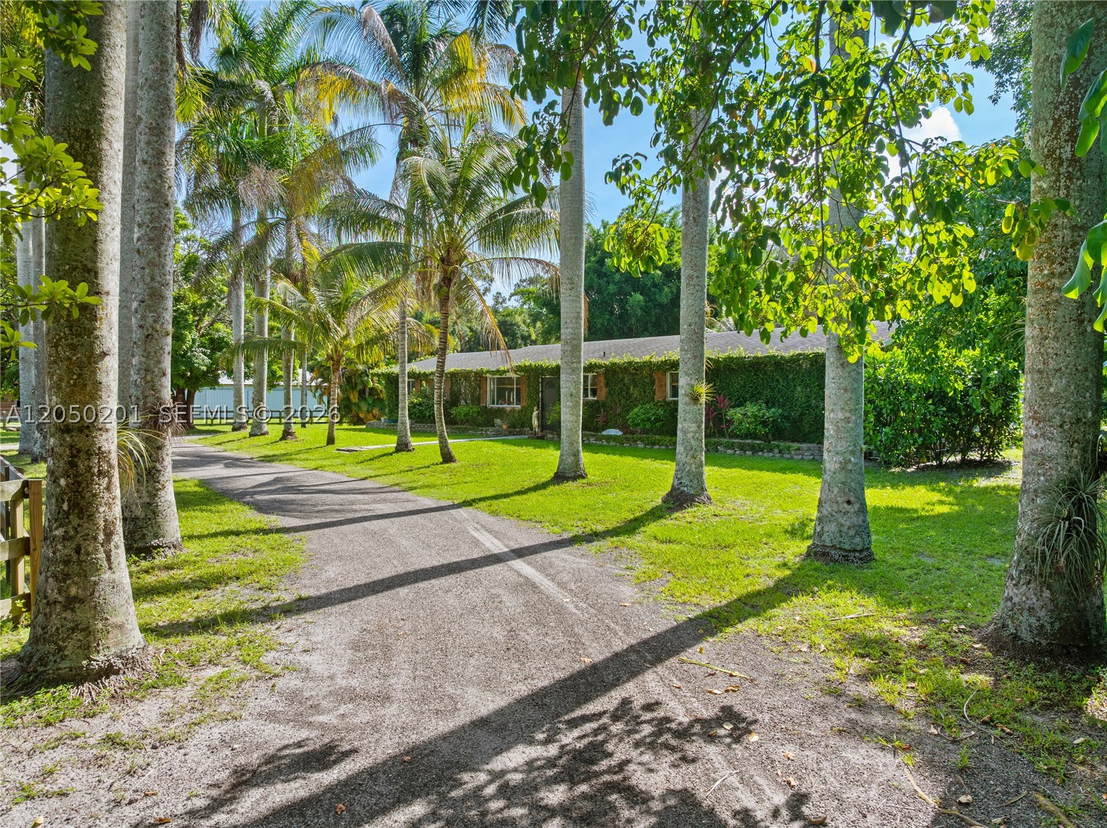 1068 D Rd, Loxahatchee FL 33470