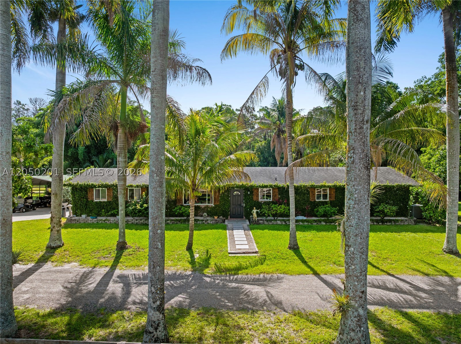 1068 D Rd, Loxahatchee FL 33470