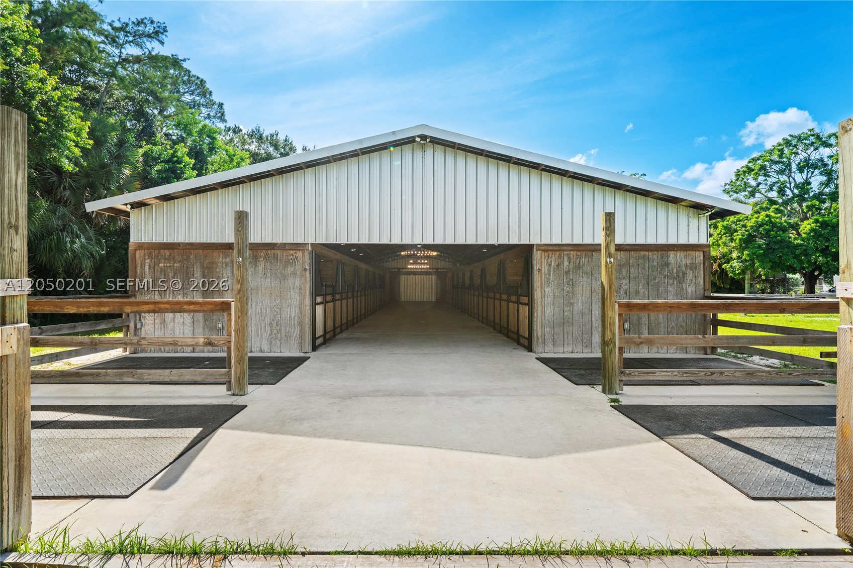 1068 D Rd, Loxahatchee FL 33470