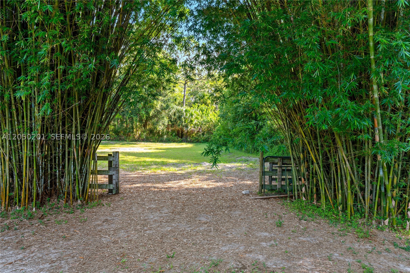 1068 D Rd, Loxahatchee FL 33470