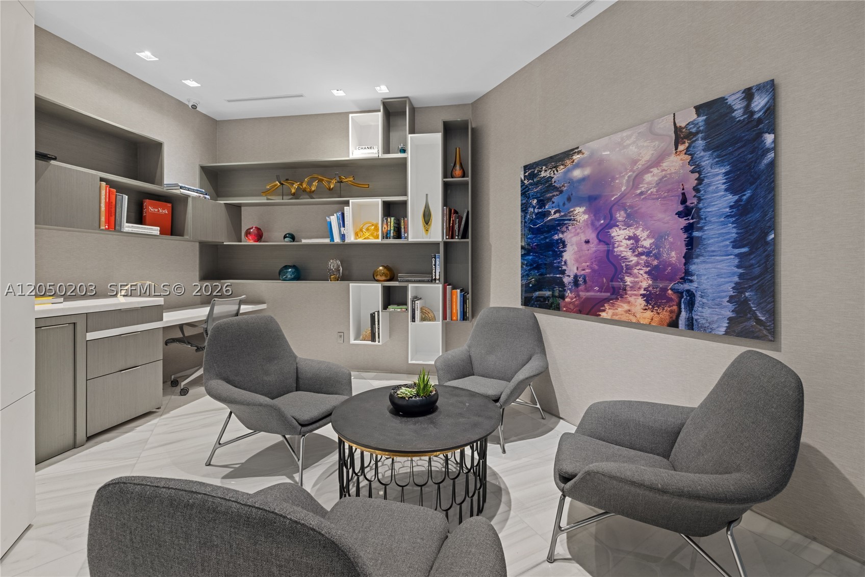 1455 Ocean Dr #1009, Miami Beach FL 33139