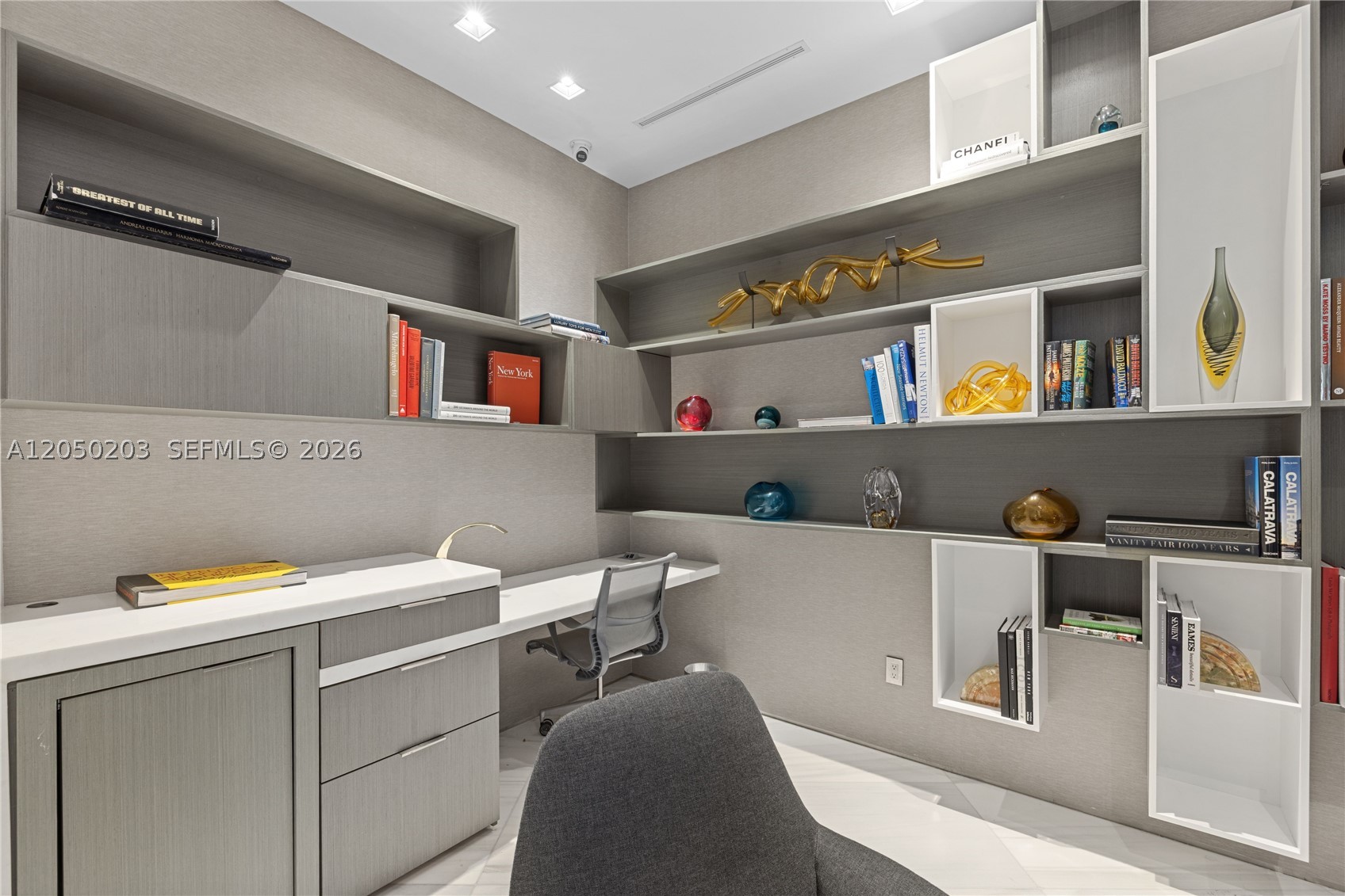 1455 Ocean Dr #1009, Miami Beach FL 33139