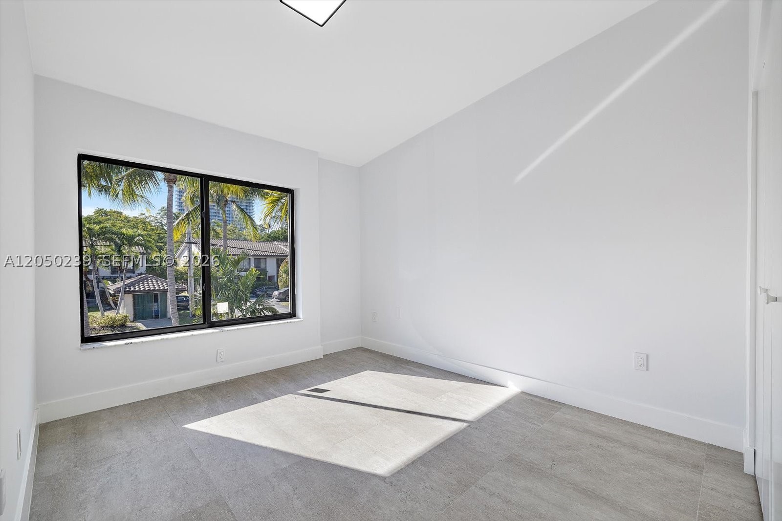 16449 NE 26 Ave #16, North Miami Beach FL 33160