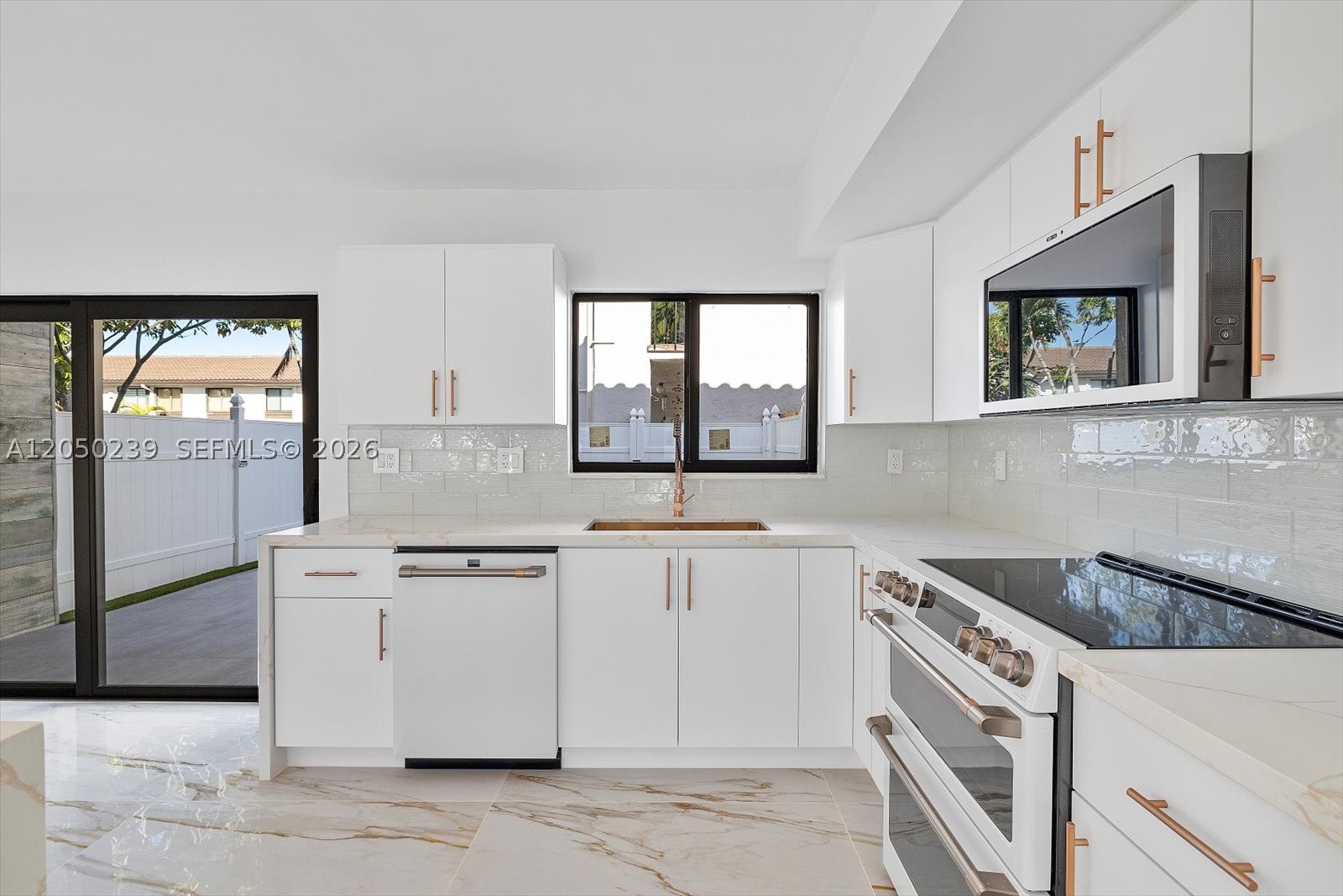 16449 NE 26 Ave #16, North Miami Beach FL 33160