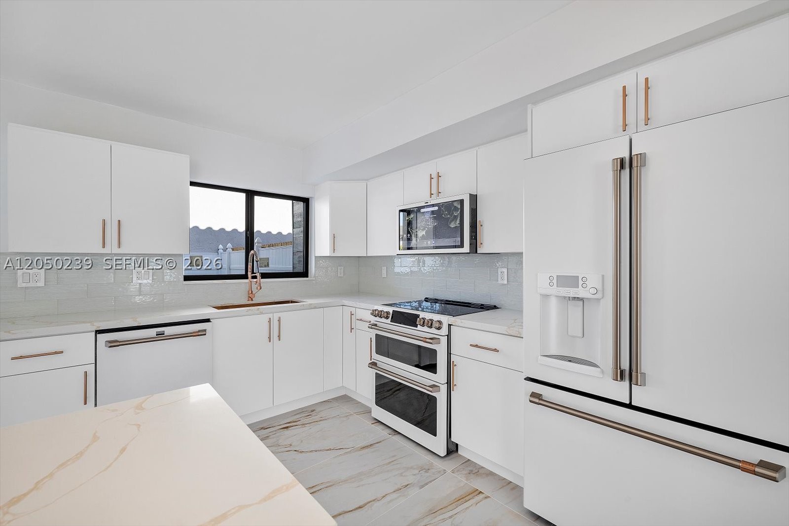 16449 NE 26 Ave #16, North Miami Beach FL 33160